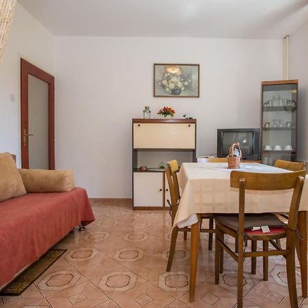 Garden View Apartment In Porec For 2 - 4 Persons エクステリア 写真